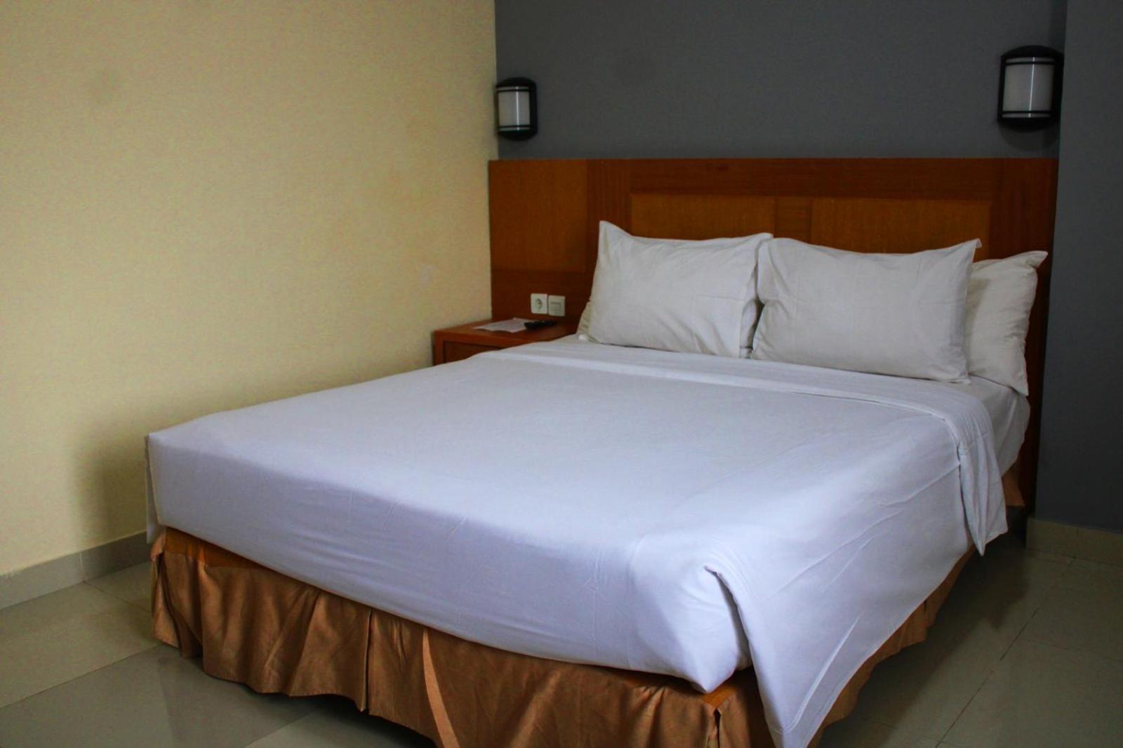 Maleosan Inn Manado Hotel Buitenkant foto