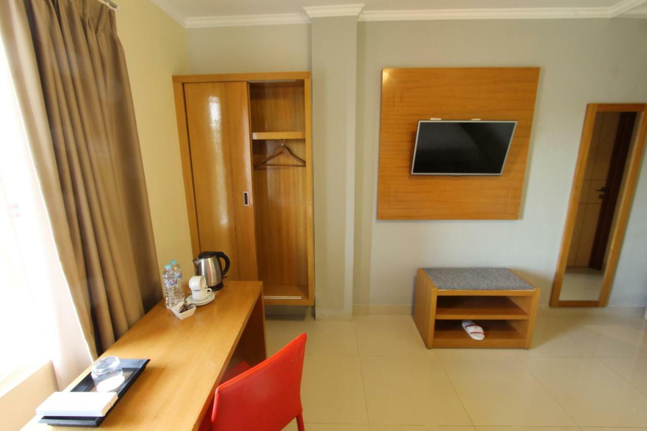 Maleosan Inn Manado Hotel Buitenkant foto