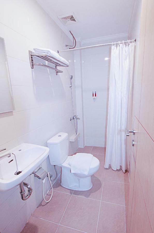 Maleosan Inn Manado Hotel Buitenkant foto